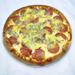 Pizza Quattro Formaggi e Salami